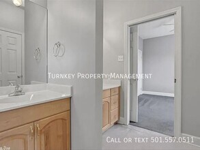 4314 Old Oak Dr in Little Rock, AR - Building Photo - Building Photo