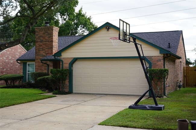 12243 Fetlock Dr in Houston, TX - Building Photo - Building Photo