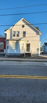 1320 Cranston St, Unit 2nd floor in Cranston, RI - Building Photo
