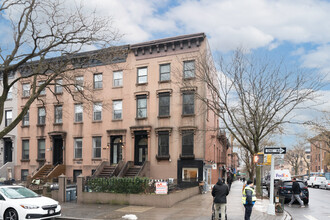 106 2nd Pl in Brooklyn, NY - Building Photo - Building Photo