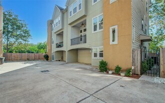 1138 W 26th St in Houston, TX - Building Photo