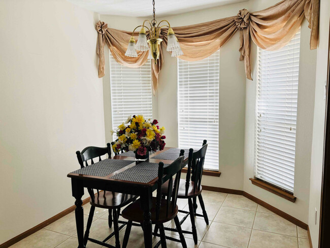 3603 Starlite Dr in Pasadena, TX - Foto de edificio - Building Photo