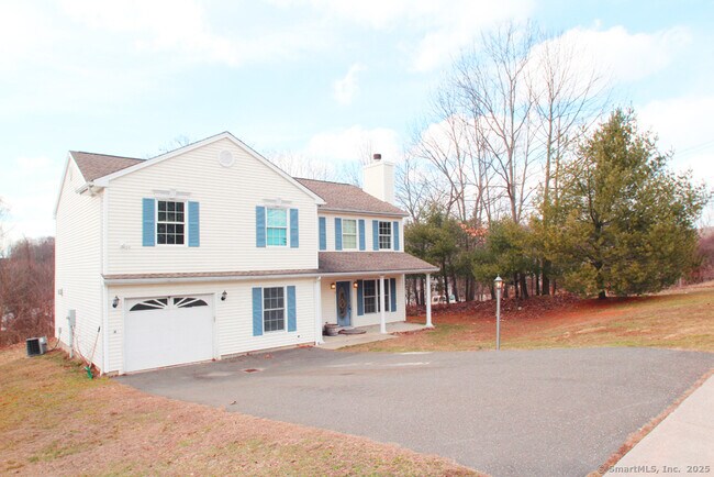 6 Stephanie Ln in Watertown, CT - Foto de edificio - Building Photo