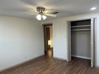 743 Yorkshire St photo'