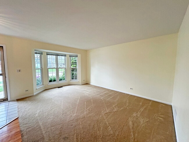 6146 Golfview Dr in Gurnee, IL - Building Photo - Building Photo