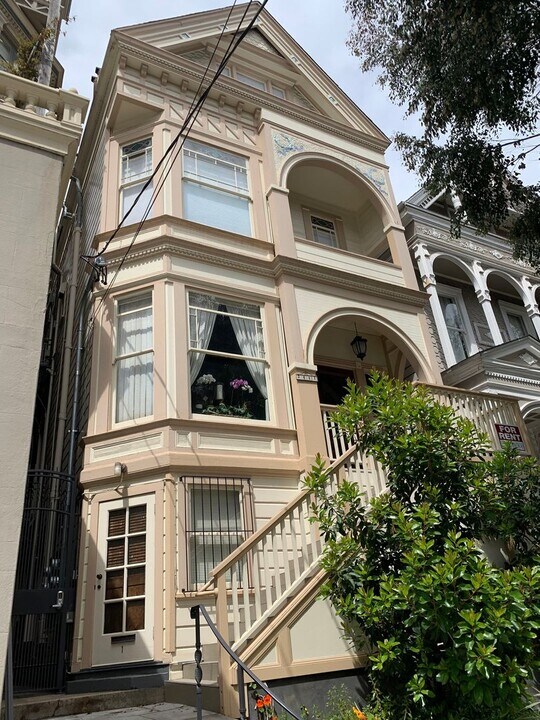 2411 Octavia St, Unit Apt. #4 in San Francisco, CA - Building Photo