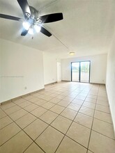 852 NE 209th St in Miami, FL - Building Photo - Building Photo