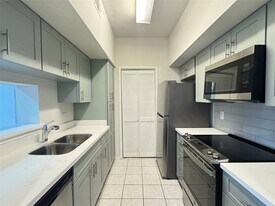 6602 Harbor Town Dr in Houston, TX - Building Photo