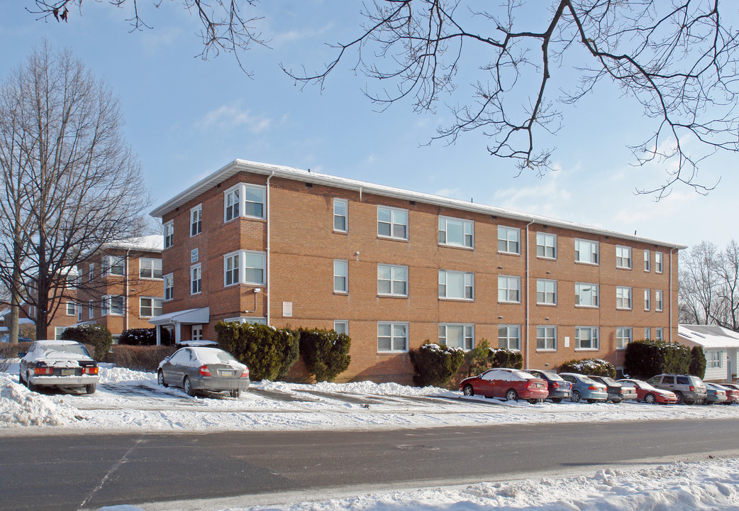 Hamilton Court in State College, PA - Building Photo