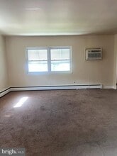 825 Solly Ave in Philadelphia, PA - Building Photo - Building Photo