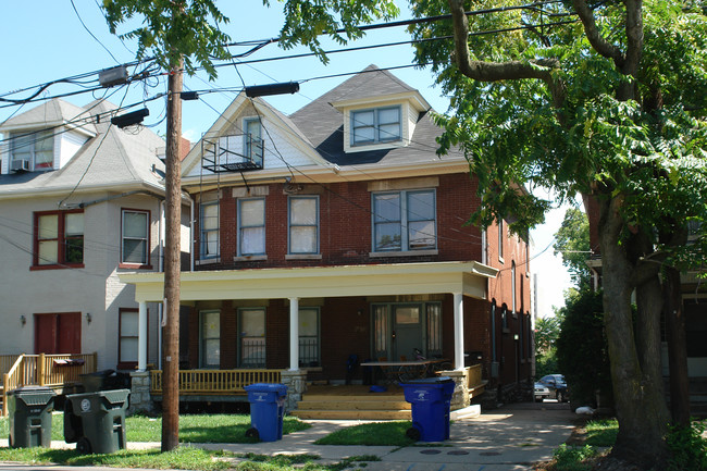 209 E Maxwell St in Lexington, KY - Foto de edificio - Building Photo