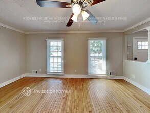 562 Rollingwood Dr in Stone Mountain, GA - Building Photo - Building Photo