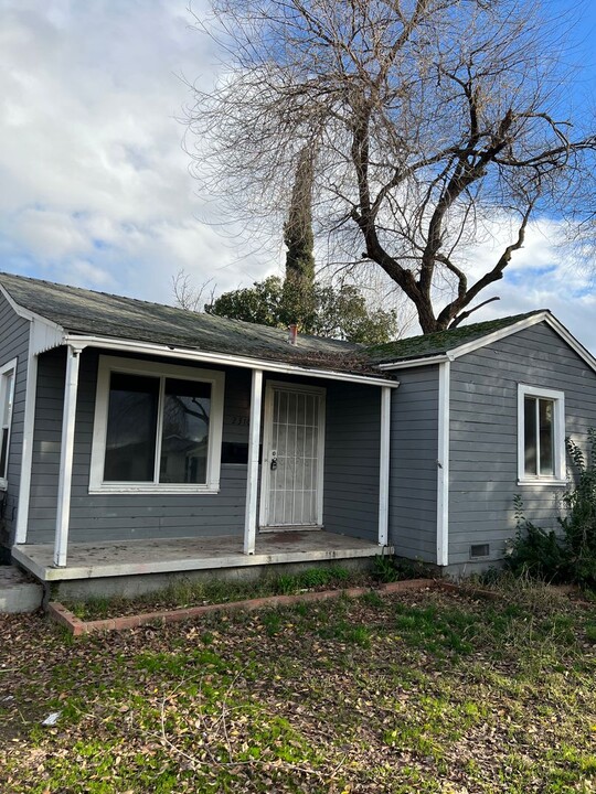 2310 Beaumont St in Sacramento, CA - Building Photo