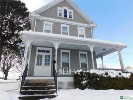 300 S 9th St in Lehighton, PA - Building Photo