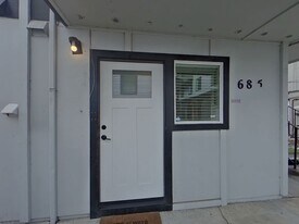 685-695 E 16th Alley in Eugene, OR - Building Photo