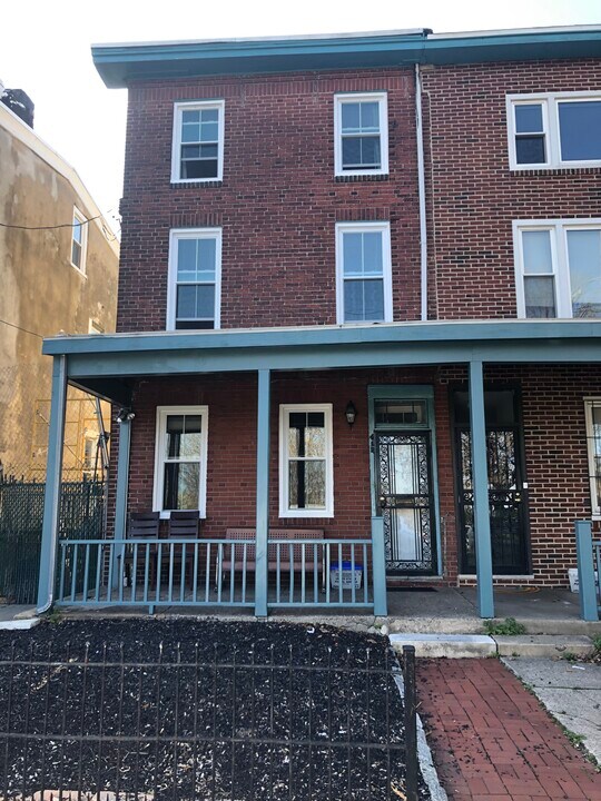 412 N 31st St in Philadelphia, PA - Foto de edificio