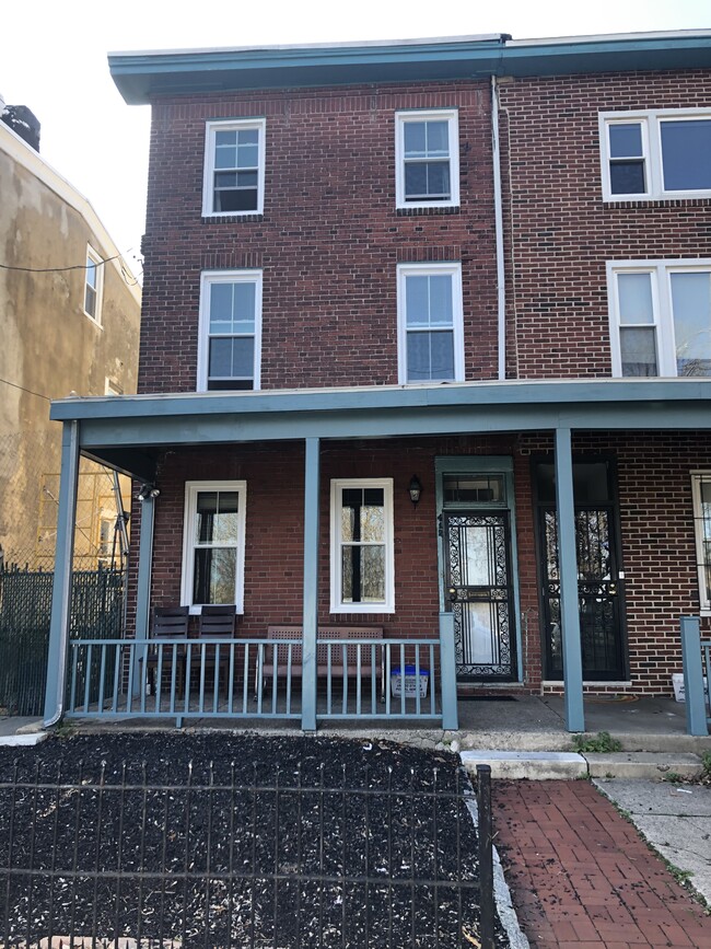 property at 412 N 31st St