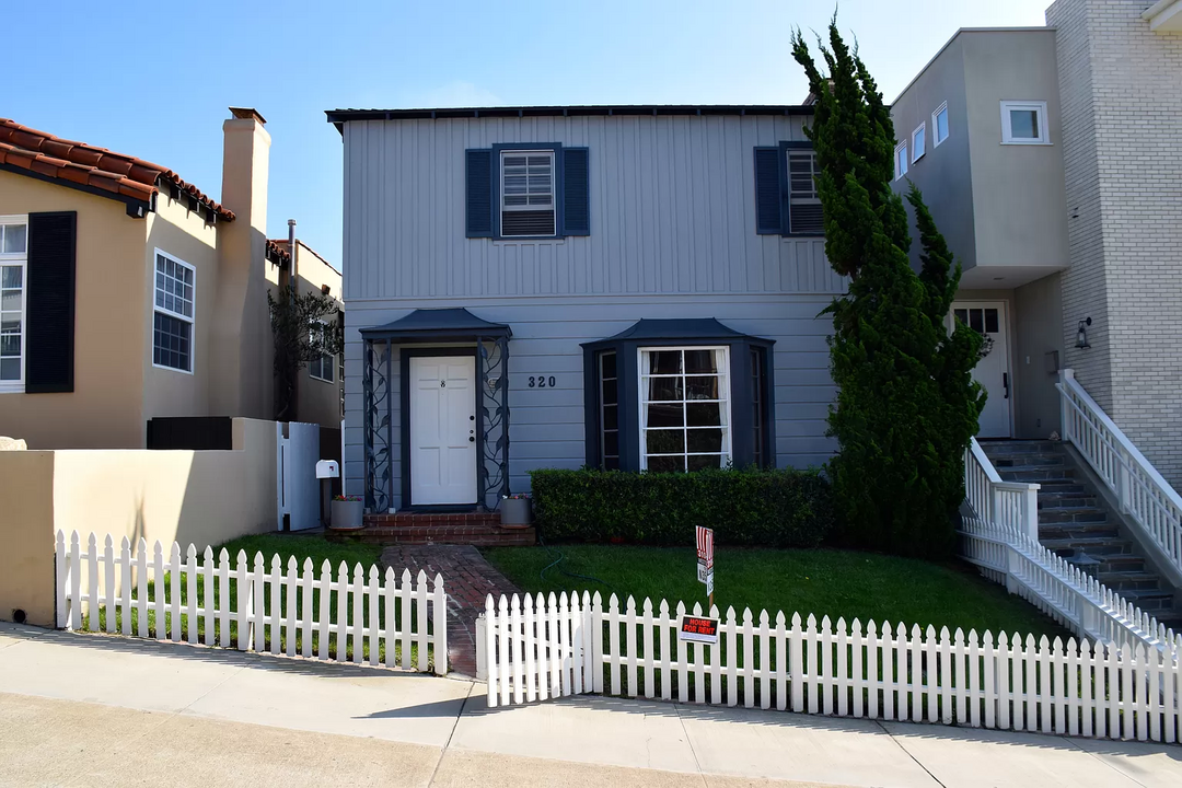 320 25th St in Manhattan Beach, CA - Foto de edificio