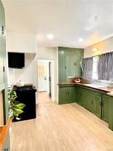 2122 Navarro Ave in Altadena, CA - Building Photo - Building Photo