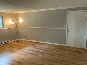 4 Hazelwood Ave in Dracut, MA - Building Photo - Building Photo