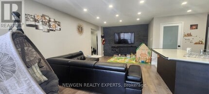 60 Pavane Linkway in Toronto, ON - Building Photo - Building Photo