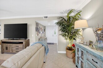 75 Venetian Dr in Delray Beach, FL - Building Photo - Building Photo