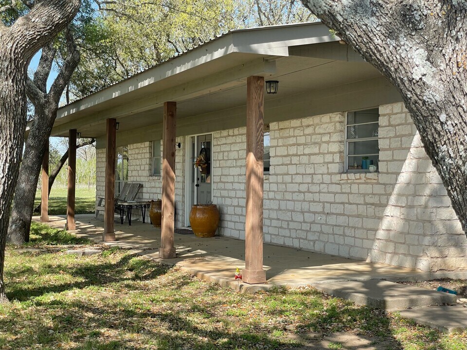6315 Beau Allen Ct in Salado, TX - Building Photo