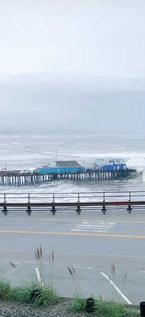 1325 Prospect Ave in Capitola, CA - Foto de edificio - Building Photo