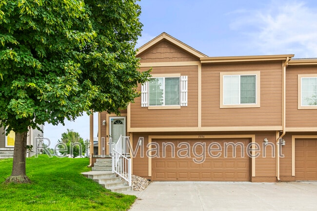 19156 Drexel Cir in Omaha, NE - Building Photo - Building Photo