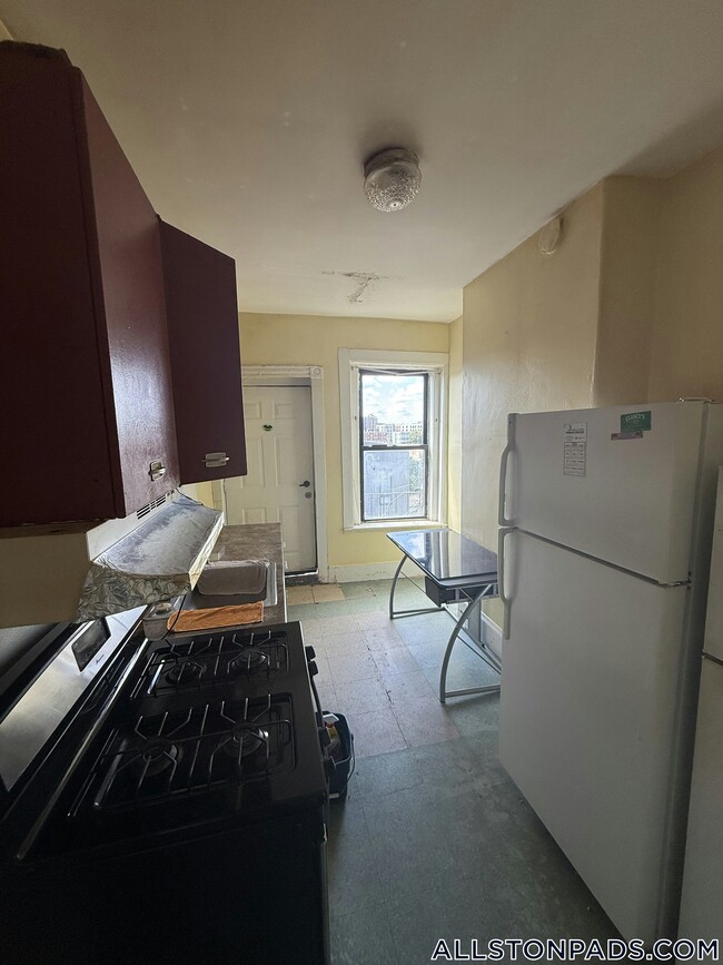 9 Linden St