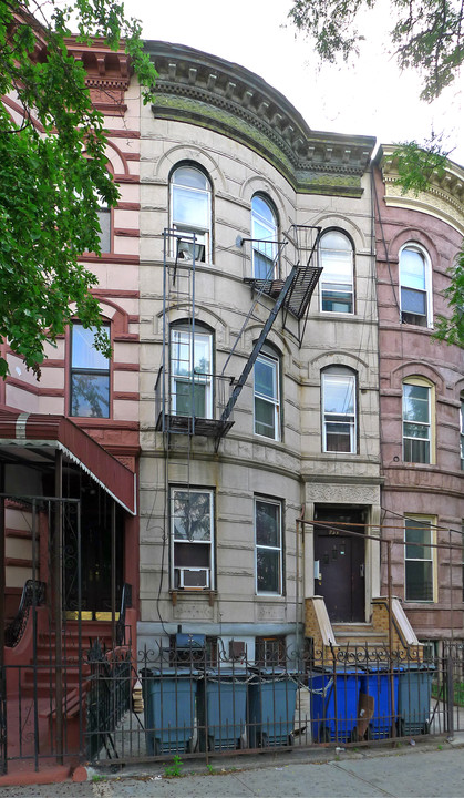 733 Bushwick Avenue in Brooklyn, NY - Building Photo