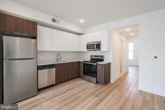 4324 Lancaster Ave in Philadelphia, PA - Building Photo - Building Photo
