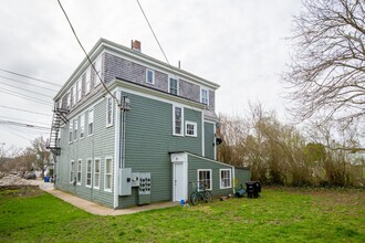 60 Warner St in Newport, RI - Building Photo - Building Photo