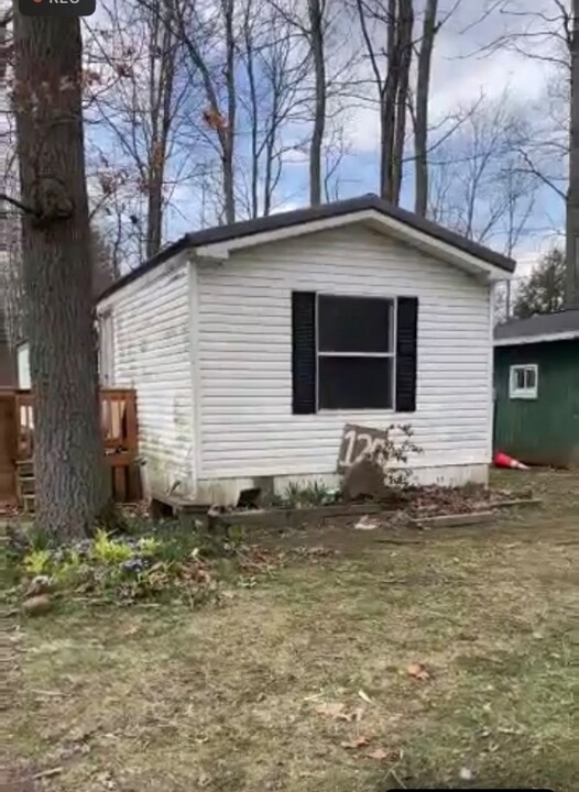 120 Wilderness Park in Clarendon, PA - Building Photo