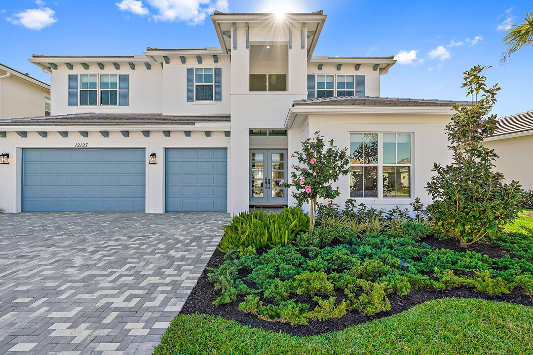 12127 Waterstone Cir in West Palm Beach, FL - Building Photo