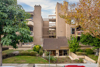 250 W Fairview Ave in Glendale, CA - Building Photo - Building Photo