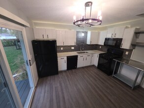 5336 Russell Ave N in Minneapolis, MN - Building Photo - Building Photo