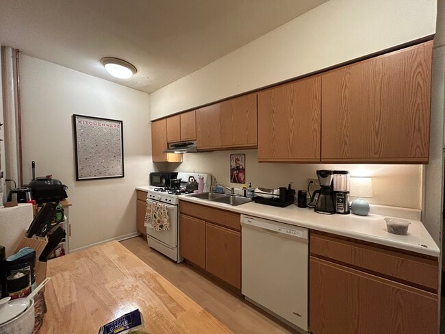 2554 W Eastwood Ave, Unit 1