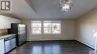 7201 Poplar Dr in Grande Prairie, AB - Building Photo - Building Photo