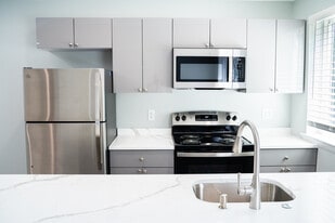 New Country Club Estates in New Britain, CT - Building Photo