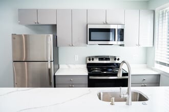 New Country Club Estates in New Britain, CT - Building Photo - Building Photo