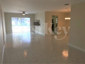 21102 SW 97th Pl in Cutler Bay, FL - Building Photo - Building Photo