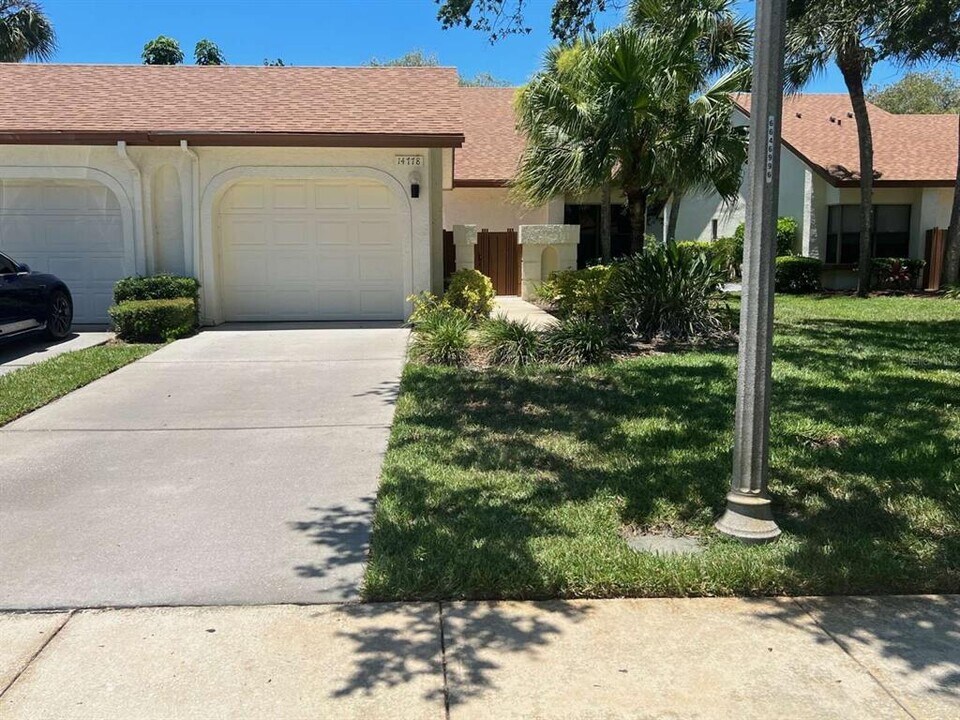 14778 Feather Cove Rd in Clearwater, FL - Building Photo