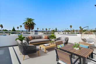 2636 Virginia Rd in Los Angeles, CA - Building Photo - Building Photo
