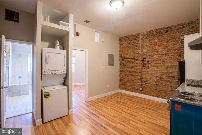 1126 E Passyunk Ave-Unit -UNIT 5 in Philadelphia, PA - Building Photo - Building Photo