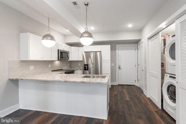 45 W Haines St, Unit 202 in Philadelphia, PA - Foto de edificio - Building Photo