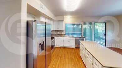 3113 Wayfarer Rd in Bedford, TX - Foto de edificio - Building Photo