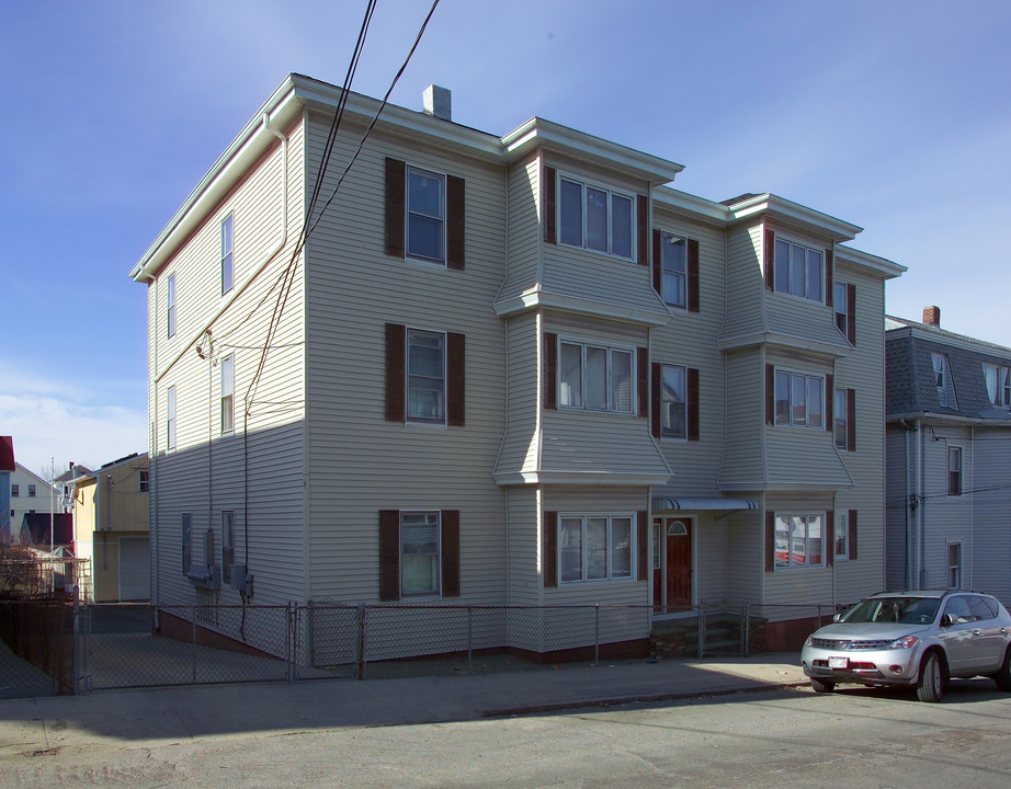 231 Mulberry St in Fall River, MA - Building Photo