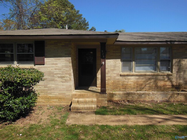 528 Harolds Dr NW in Huntsville, AL - Foto de edificio - Building Photo
