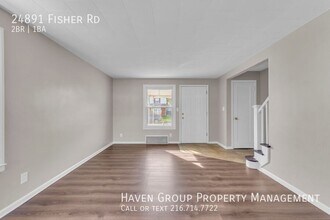 24891 Fisher Rd in Euclid, OH - Building Photo - Building Photo